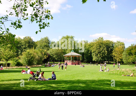 Der Musikpavillon, Queens Park, London Borough of Brent, Greater London, England, Vereinigtes Königreich Stockfoto