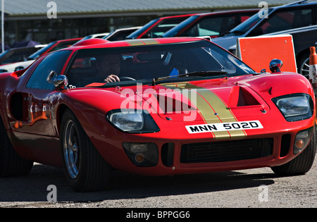 Ford GT40 Sportwagen-Klassiker am Oulton Park Motor Racing Circuit Cheshire England Vereinigtes Königreich UK Stockfoto