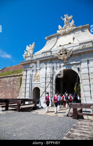 Die Wache ändern bei Alba Carolina Festung in Alba Iulia, Rumänien. Stockfoto