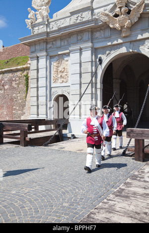 Die Wache ändern bei Alba Carolina Festung in Alba Iulia, Rumänien. Stockfoto