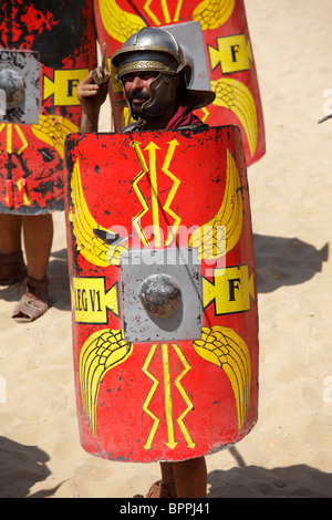 Schauspieler spielen römische Soldaten, Jerash, Jordanien Stockfoto