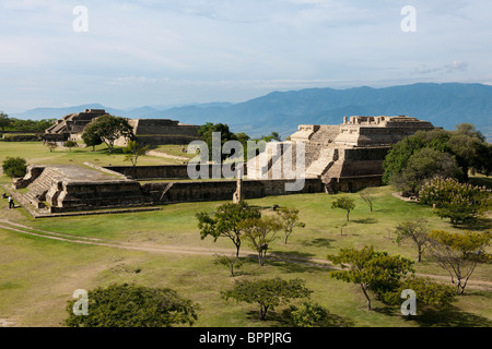 Gran Plaza, alten Zapoteken Kapital, Monte Alban, Oaxaca, Mexiko Stockfoto