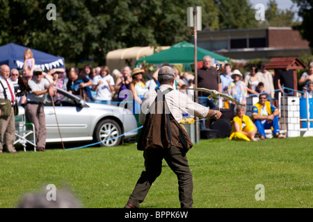 Demonstration der Falknerei im Dorf zeigen Stockfoto