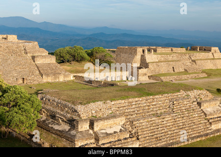 Gran Plaza, alten Zapoteken Kapital, Monte Alban, Oaxaca, Mexiko Stockfoto