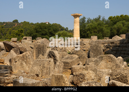 Tempel des Zeus (470-457 v. Chr.) im antiken Olympia. Stockfoto