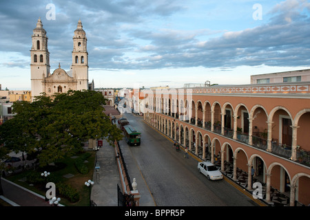 Kathedrale am Plaza Principal, Campeche, Yucatan, Mexiko Stockfoto