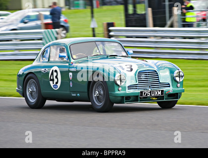 Aston Martin DB2 Rennsport Auto Trophy Rennen in Oulton Park Autorennen Schaltung Cheshire England Vereinigtes Königreich UK Stockfoto