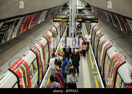 Clapham Common u-Bahnstation Interieur, Clapham, London Borough of Lambeth, Greater London, England, Vereinigtes Königreich Stockfoto