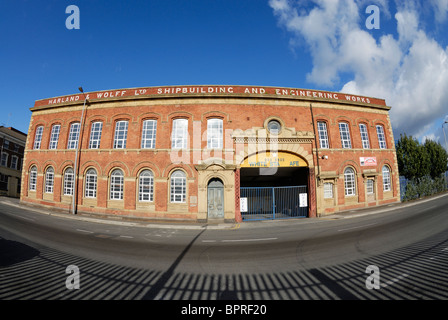 Ehemalige Harland & Wolff-Büros am Regent Straße (Dock), Liverpool renoviert und umfasst die White Star Cafe. Stockfoto