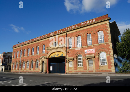 Ehemalige Harland & Wolff-Büros am Regent Straße (Dock), Liverpool renoviert und umfasst die White Star Cafe. Stockfoto