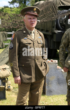 WW2-Reenactment-Mitglied in der Uniform von einem technischen Sargeant in der US Army Stockfoto