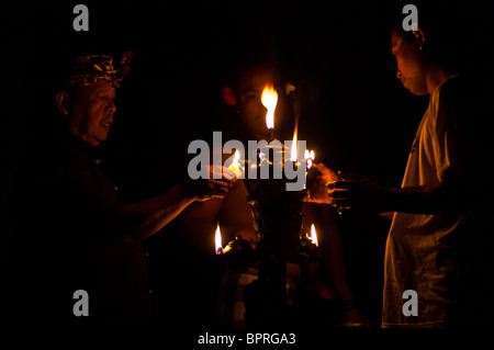 Kecak-Tanz, Bali, Indonesien. Stockfoto