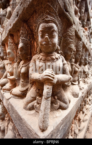 Tiefen Reliefs, Leper King Terrasse, Angkor, Siem Reap, Kambodscha Stockfoto