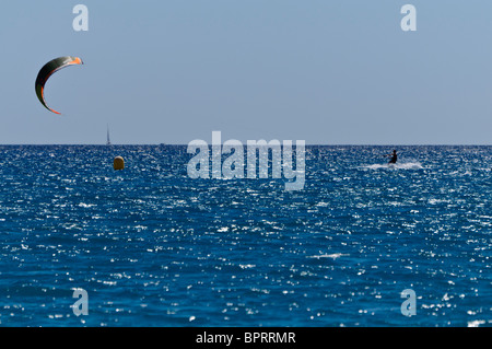 Kitesurfer, auf hoher See Stockfoto