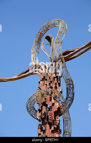 Serpentin überqueren oder Brazen Serpent Denkmal, auf den Berg Nebo, wo Moses das Versprechen Land sah, Jordanien Stockfoto