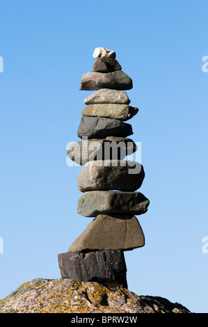 Ein Inukshuk an einem Strand Salt Spring Island in British Columbia Kanada Stockfoto