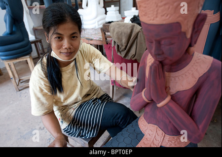 Handwerker bei der Arbeit an Handwerker Angkor, Siem Reap, Kambodscha Stockfoto