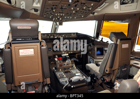 Boeing 777, Cockpiteinrichtung, Flugdeck Stockfoto