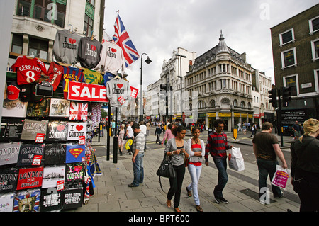 Das Treiben der Oxford Street, London UK. Am meisten frequentierte Einkaufsstraße Großbritanniens. Stockfoto