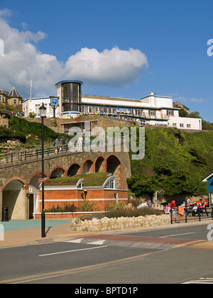 Blick in Richtung Bestandteil der Cascade-Wanderweg und Wintergärten in Ventnor Isle Of Wight England UK Stockfoto