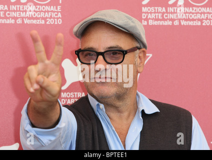 AMOS POE LA COMMEDIA PHOTOCALL. 67. Venedig FILM FESTIVAL Venedig Italien 4. September 2010 Stockfoto