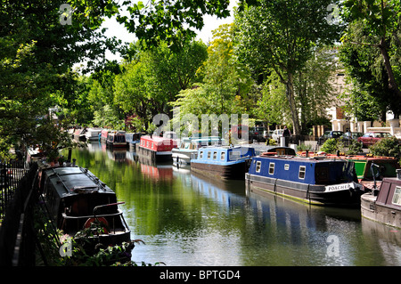 Narrowboats auf Regents Canal, Maida Vale, City of Westminster, größere London, England, Vereinigtes Königreich Stockfoto