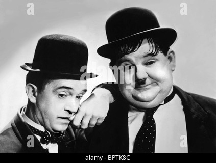 STAN LAUREL & OLIVER HARDY LAUREL & HARDY (1936) Stockfoto