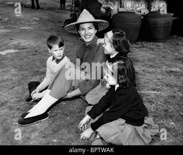 INGRID BERGMAN ROBERTO INGRID ISABELLA SCHAUSPIELERIN MIT KINDERN (1958) Stockfoto