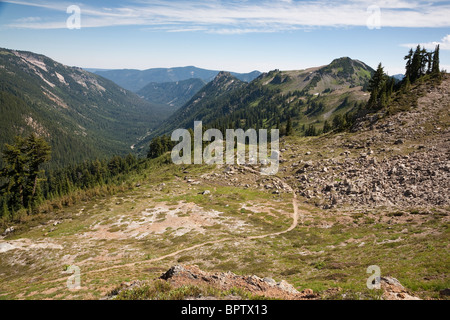 Pacific Crest Trail, Blick nach Süden vom Cispus Pass - Goat Rocks Wilderness, Gifford Pinchot National Forest - Washington Stockfoto