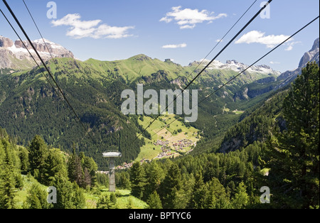 Luftaufnahme des Fassatals von Alba di Canazei, Fedaia pass Stockfoto