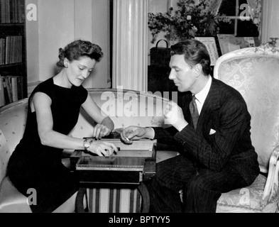 RACHEL KEMPTON & MICHAEL REDGRAVE SCHAUSPIELER (1946) Stockfoto