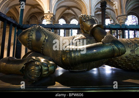 Messing-Bildnis von Edward The Black Prince in Canterbury Kathedrale, Kent, UK. Stockfoto