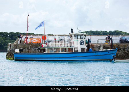 River Fal Fähre im Hafen von St Mawes Stockfoto