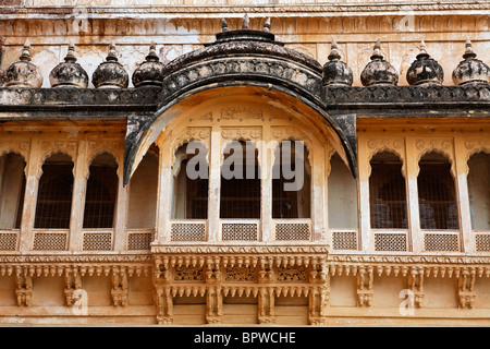 Reich verzierte Balkon Meherangarh Fort, Jodhpur, Rajasthan, Indien Stockfoto