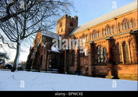 Carlisle Kathedrale im Winterschnee Stockfoto