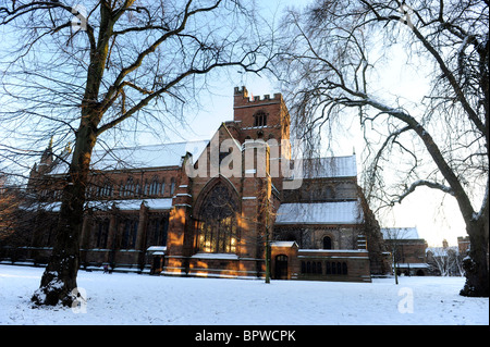 Carlisle Kathedrale im Winterschnee Stockfoto