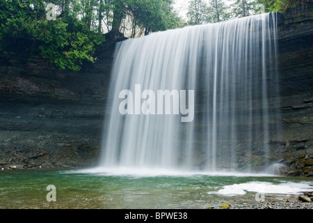 Bridal Veil Falls ist auf dem Kagawong-Fluss auf Manitoulin Island, Ontario, Kanada. Stockfoto