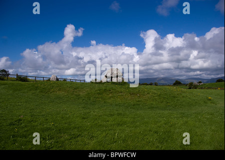 Dolmen und Stein Kreis in Carrowmore megalithic Cemetery, County Sligo, Irland Stockfoto