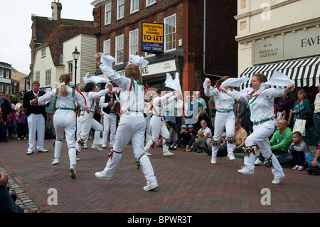 Frauen Moriskentänzer Faversham Hop Festival Faversham Kent England UK Stockfoto