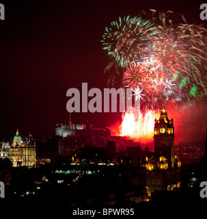 Die letzte Bank of Scotland gesponserten Feuerwerk, Edinburgh, Schottland, UK, Europa, 5. September 2010, Bank auf der linken Seite Stockfoto