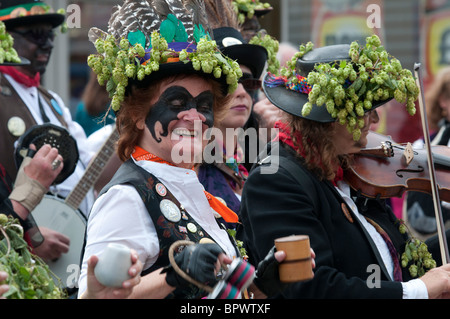 Moriskentänzer Faversham Hop Festival Faversham Kent England UK Stockfoto