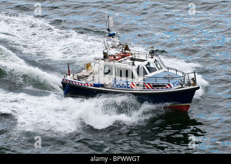 Polizei Boot starten * Mitchell 31' Mk III (3) geht mit Geschwindigkeit aus Southampton Stockfoto