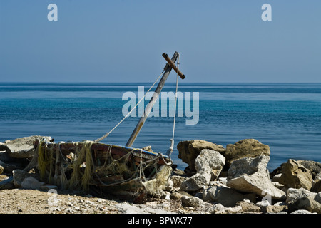 Altes Fischerboot, Insel Zakynthos, Griechenland. Stockfoto