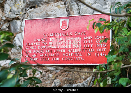 St. Michael Höhle, Gibraltar, Informationsschild Stockfoto