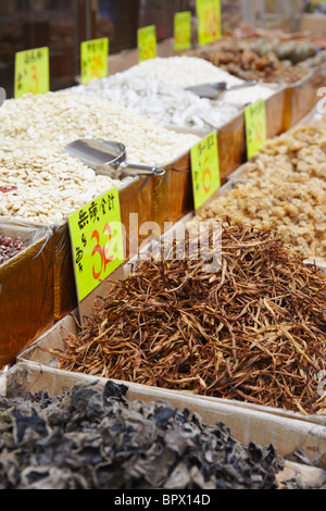 Getrocknete Meeresfrüchte und Nüssen, Des Voeux Road West, Sheung Wan, Hong Kong, China Stockfoto