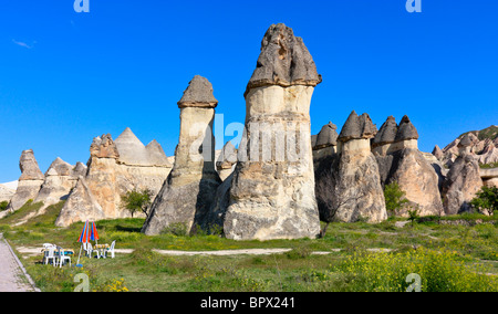 Vulkanischer Tuff-Säulen in der Nähe von Göreme und Uchisar, Kappadokien, Türkei Stockfoto