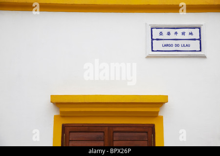 Bunte Haus Details und Straßenschild, Macau, China Stockfoto