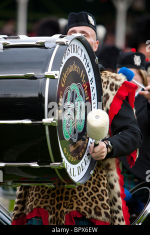 Die jährliche Braemar Highland Gathering auf Royal Deeside in Schottland von Königin Elizabeth II besucht Stockfoto