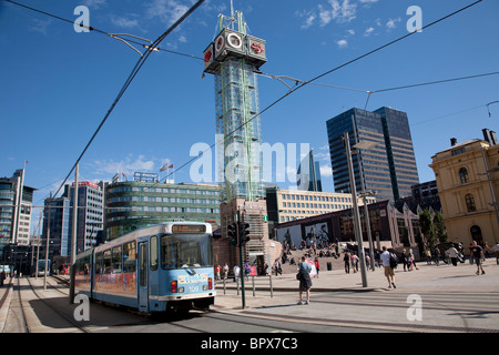 Jernbanetorget außerhalb von Oslo Central Station, ist der größte Verkehr Bahnhof in Oslo, Norwegen. Stockfoto