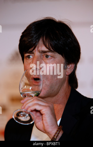 Der Trainer der deutschen Nationalfootball Joachim Loew während einer Pressekonferenz Stockfoto